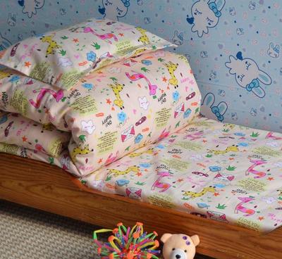 定制幼兒園床上用品，從三件套到六件套，精選棉花被褥，誠招代理，一件代發(fā)，提供高清細(xì)節(jié)圖